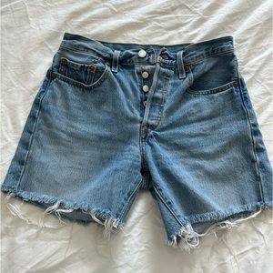 MUST GO BY 8/7 
Levi’s 501 shorts